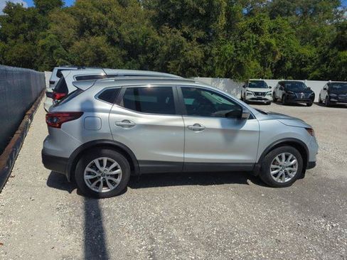 Certified 2021 Nissan Rogue Sport SV AWD/4WD image 2