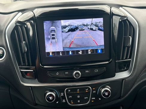 Used 2023 Chevrolet Traverse RS FWD image 14