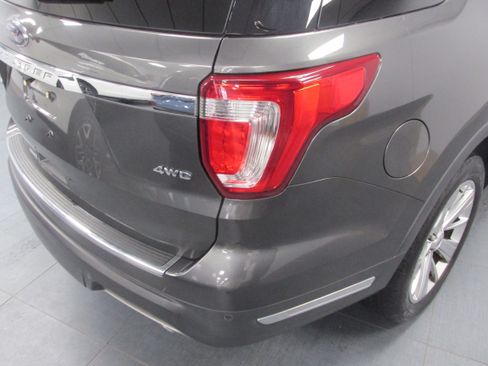 Used 2019 Ford Explorer Limited w/ Class III Trailer Tow Package image 11