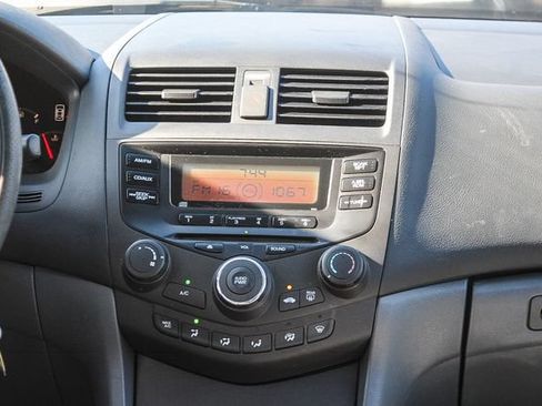Used 2005 Honda Accord LX image 18