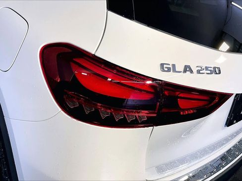 New 2026 Mercedes-Benz GLA 250 4MATIC image 5