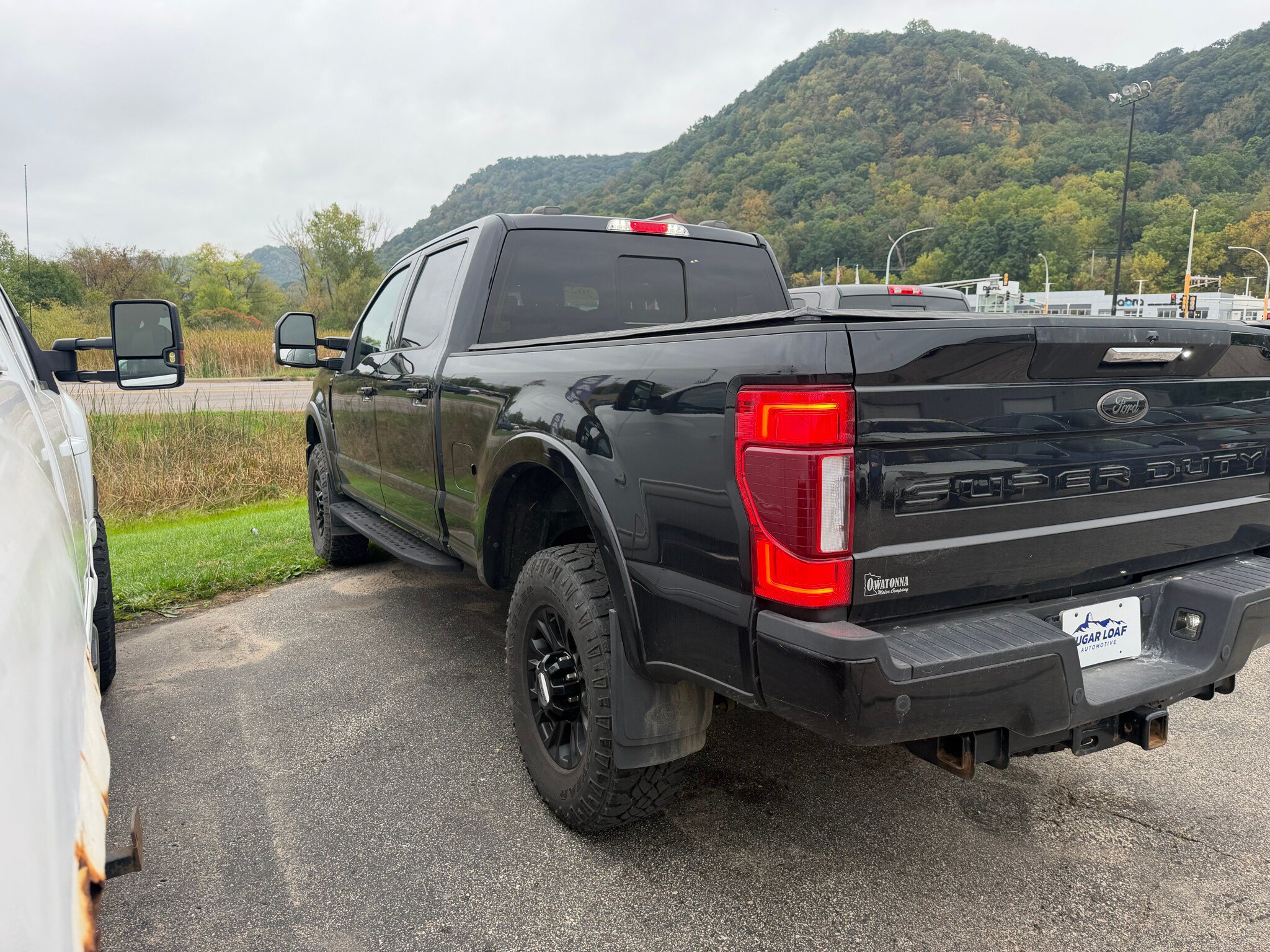 Used 2022 Ford F250 Lariat w/ Tremor Off-Road Package AWD/4WD image 4