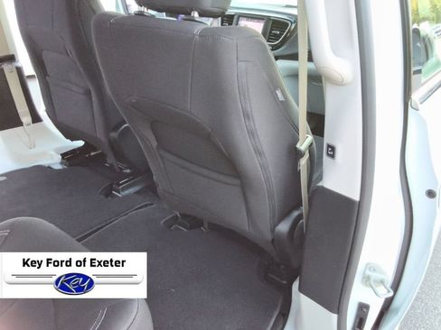 Used 2023 Chrysler Voyager LX FWD image 28