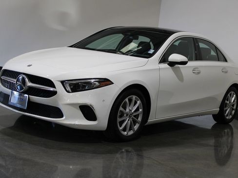 Used 2022 Mercedes-Benz A 220 4MATIC image 5