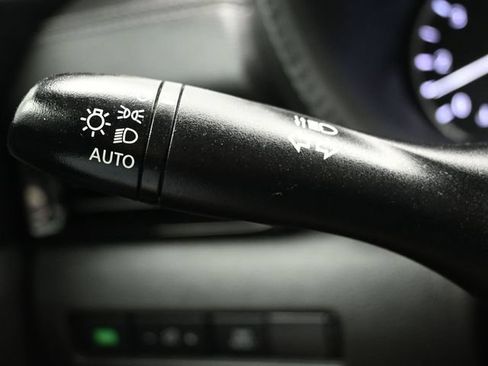 Used 2024 Nissan Sentra SV FWD image 25