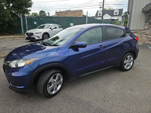 Used 2017 Honda HR-V EX image 39