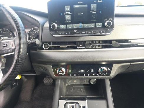 Used 2024 Mitsubishi Outlander SE image 13