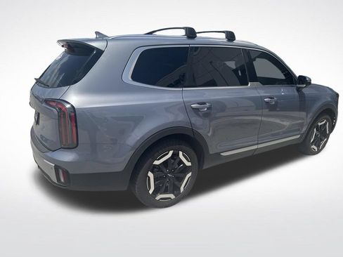 Used 2023 Kia Telluride EX w/ EX Captain's Chair Package FWD image 4