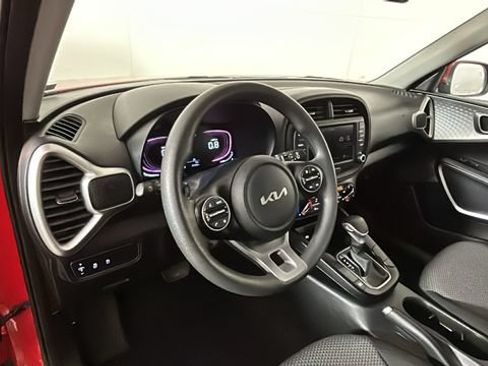 Used 2024 Kia Soul LX w/ Option Group 015 FWD image 13