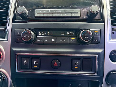 Used 2021 Nissan Titan SV w/ SV Convenience Package image 15