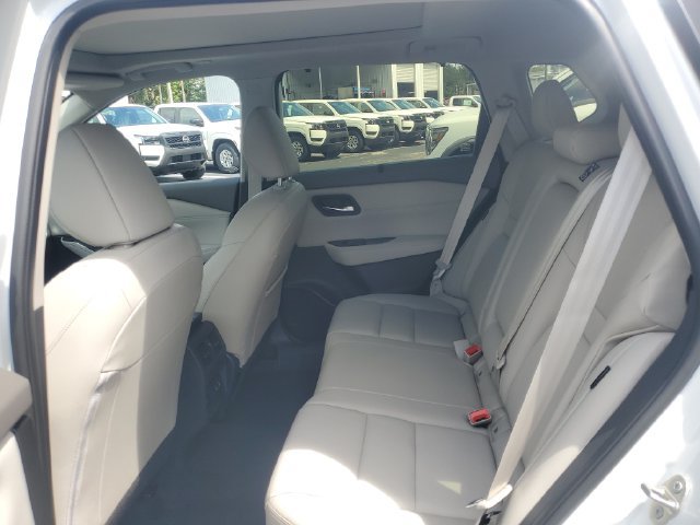 Used 2025 Nissan Rogue SL w/ SL Premium Package FWD image 10