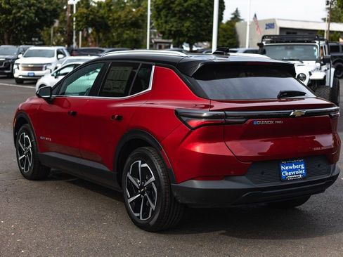 New 2026 Chevrolet Equinox EV LT image 30