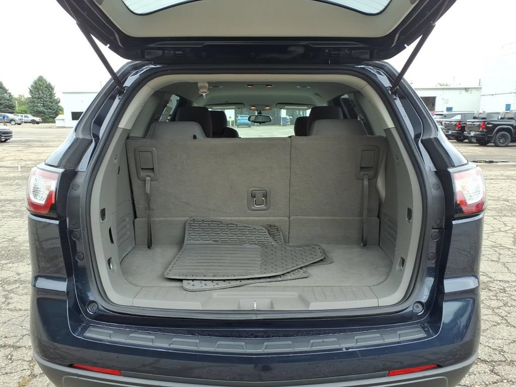Used 2017 Chevrolet Traverse LS FWD image 8