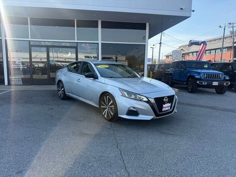 Used 2020 Nissan Altima 2.5 SR image 2