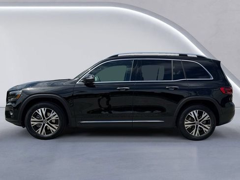 Used 2025 Mercedes-Benz GLB 250 4MATIC image 6