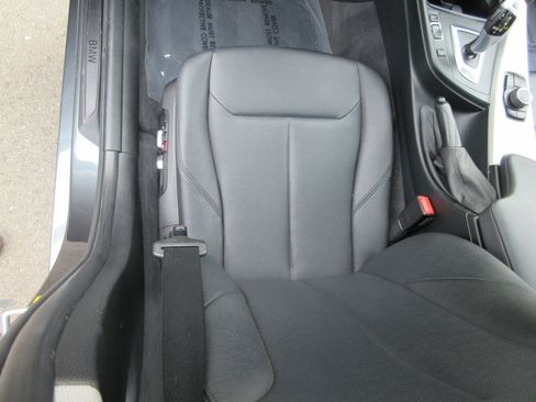 Used 2016 BMW 320i Sedan image 11