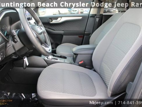 Used 2020 Ford Escape SE image 33