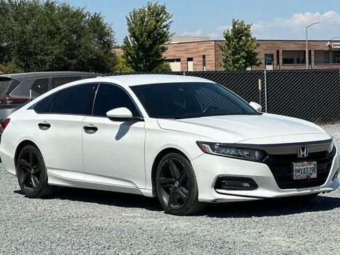Used 2018 Honda Accord Sport image 10