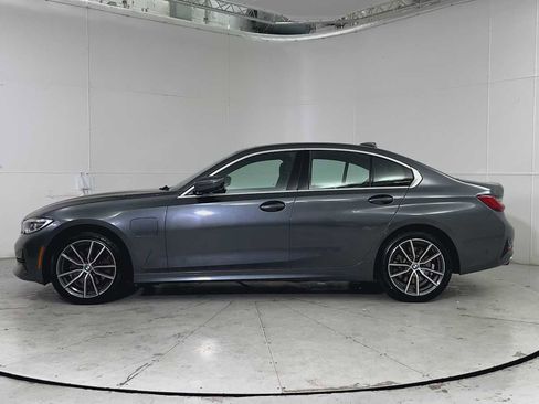 Used 2021 BMW 330e xDrive w/ Premium Package image 5
