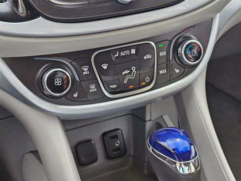 Used 2017 Chevrolet Volt LT w/ Comfort Package image 24