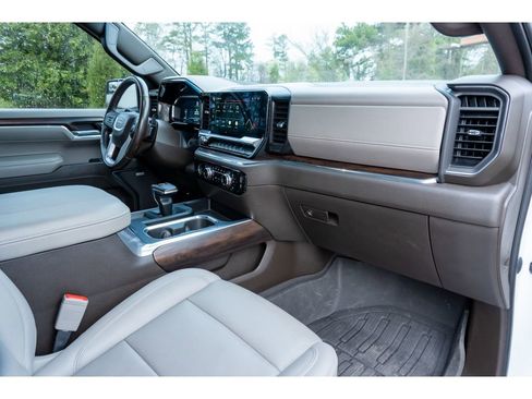 Used 2023 GMC Sierra 1500 SLT w/ SLT Premium Package image 16