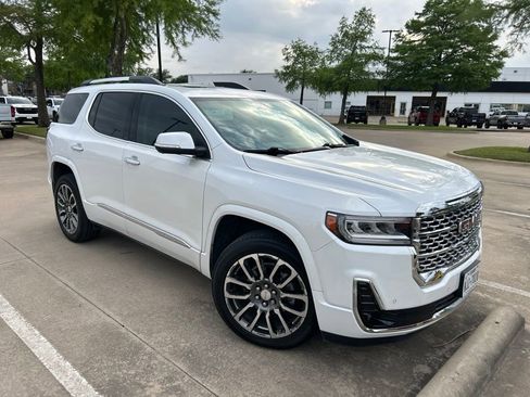 Used 2020 GMC Acadia Denali w/ Technology Package FWD image 3