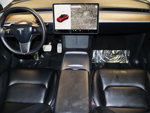 Used 2023 Tesla Model Y Performance image 15