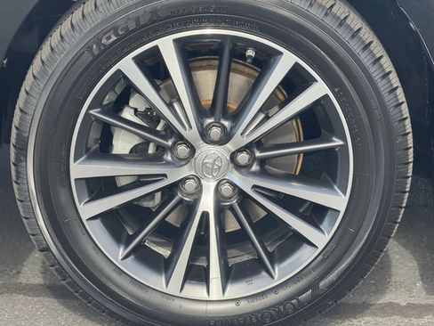 Used 2016 Toyota Corolla LE image 8