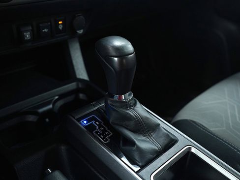 Used 2022 Toyota Tacoma TRD Sport image 22