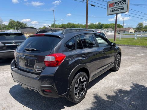Used 2017 Subaru Crosstrek 2.0i Premium w/ Popular Package #2 AWD/4WD image 4
