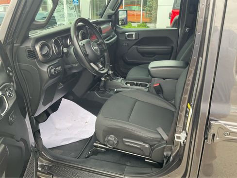Used 2022 Jeep Wrangler Unlimited Sport AWD/4WD image 5