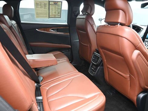 Used 2016 Lincoln MKX Reserve w/ Driver Assistance Package AWD/4WD image 18