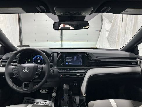 Used 2026 Toyota Camry SE FWD image 43