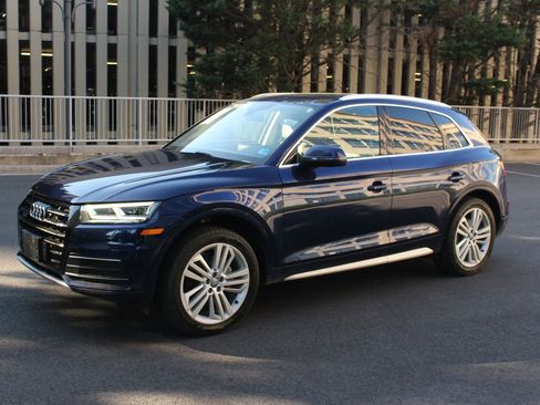 Used 2019 Audi Q5 2.0T Premium Plus w/ Premium Plus Package AWD/4WD image 12