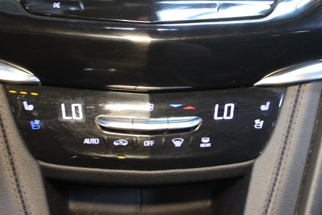 Used 2022 Cadillac XT6 Premium Luxury w/ Platinum Package AWD/4WD image 29