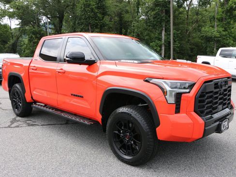 Used 2024 Toyota Tundra Limited w/ TRD Off-Road Package AWD/4WD image 10