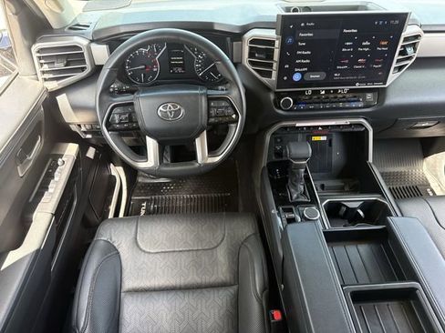 Used 2022 Toyota Tundra Limited w/ Power Package AWD/4WD image 13