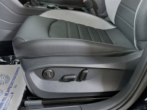 Used 2024 Volkswagen Taos SEL image 20