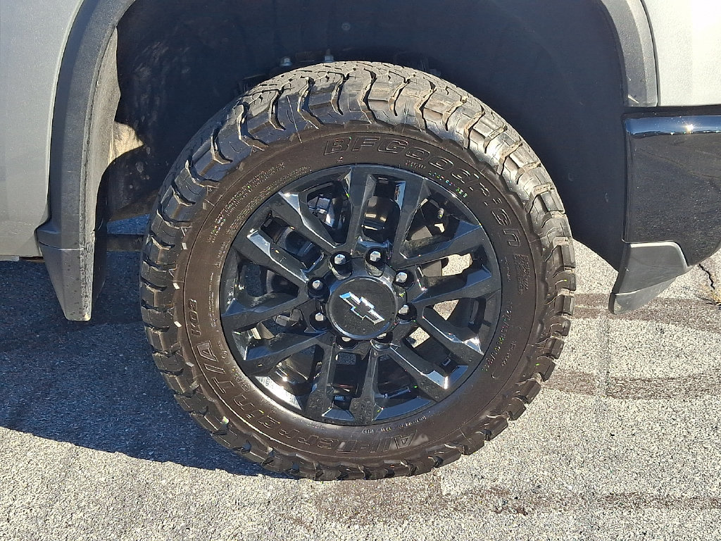 Used 2025 Chevrolet Silverado 3500 LT w/ Trail Boss Package AWD/4WD image 8