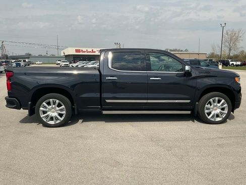 Used 2024 Chevrolet Silverado 1500 High Country AWD/4WD image 2