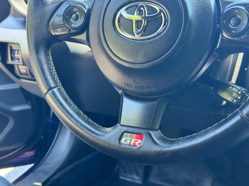 Used 2022 Toyota GR86 w/ ALL Weather Mat Package (TMS) RWD image 18