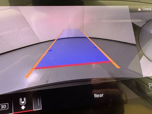 Used 2025 Audi Q8 Prestige image 29