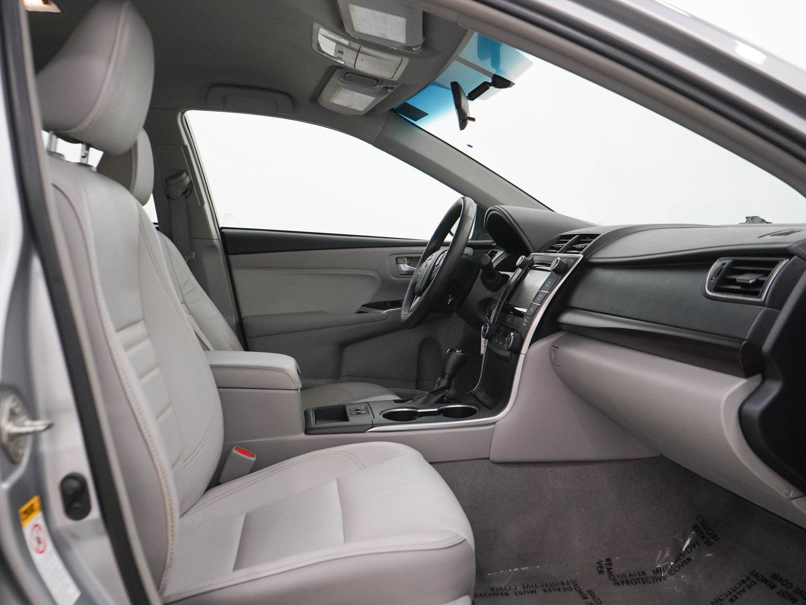 Used 2017 Toyota Camry XLE w/ Protection Package (Q2) FWD image 11