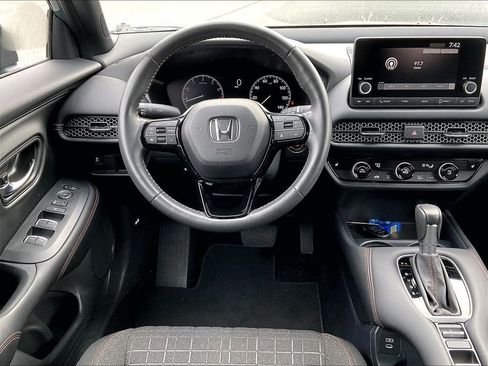 Used 2024 Honda HR-V Sport image 17