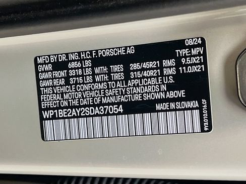Certified 2025 Porsche Cayenne E-Hybrid Coupe AWD/4WD image 35