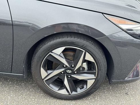 Used 2023 Hyundai Elantra Limited w/ Cargo Package FWD image 10