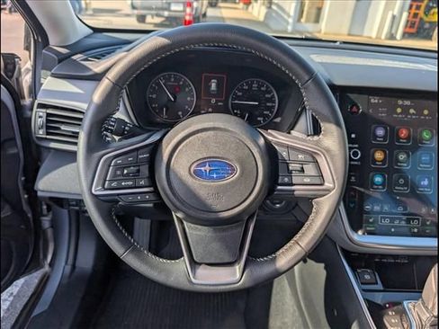 Used 2025 Subaru Outback Premium AWD/4WD image 7
