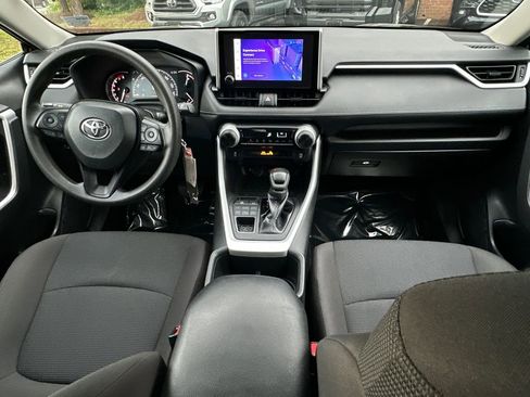 Used 2024 Toyota RAV4 LE AWD/4WD image 14