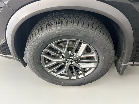 Used 2024 Nissan Rogue S AWD/4WD image 11