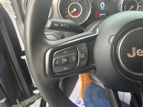 Used 2023 Jeep Gladiator Sport AWD/4WD image 14
